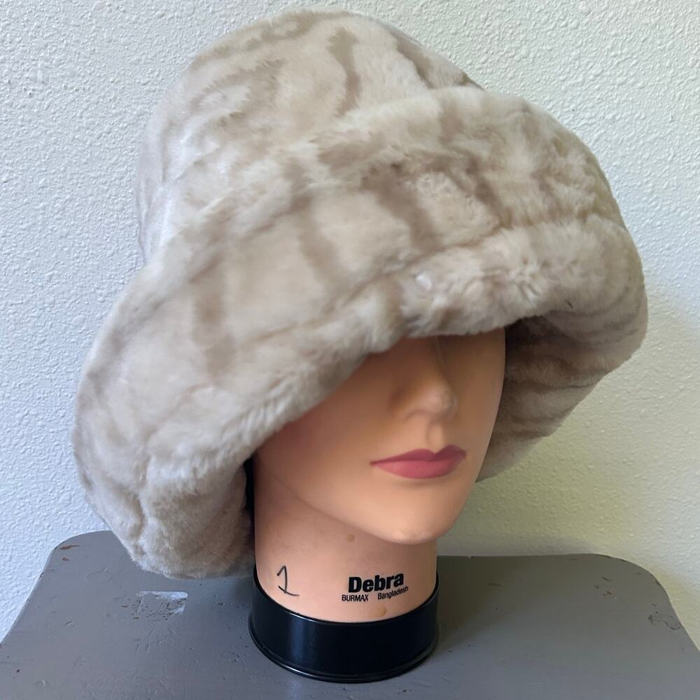 Vintage Faux Fur Bucket Hat Cream Taupe Plush Winter Y2K ski Snow Bunny OS